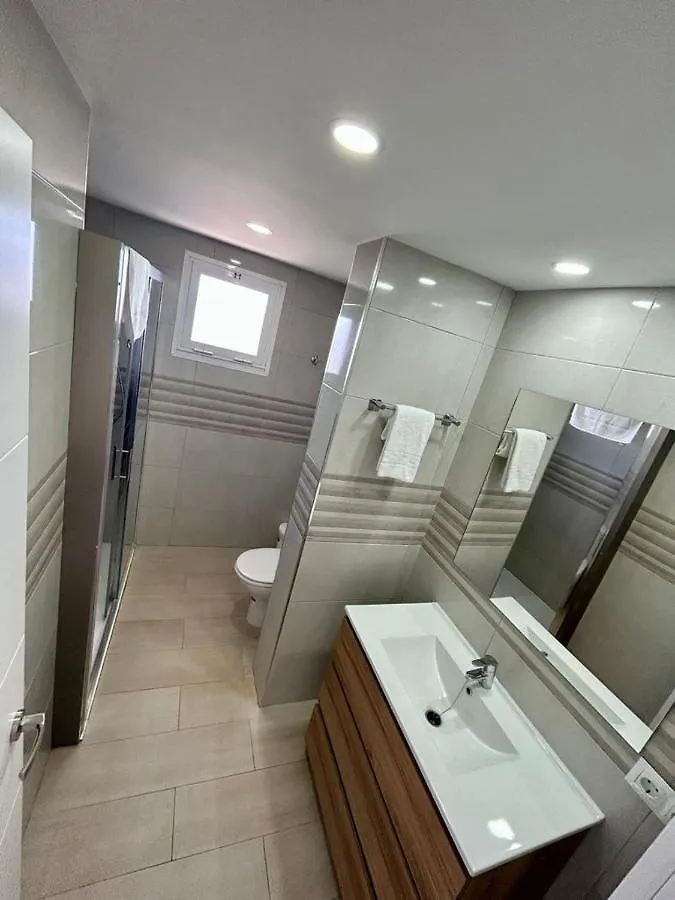 For A Stay Royal Center 0*, 살루 스페인