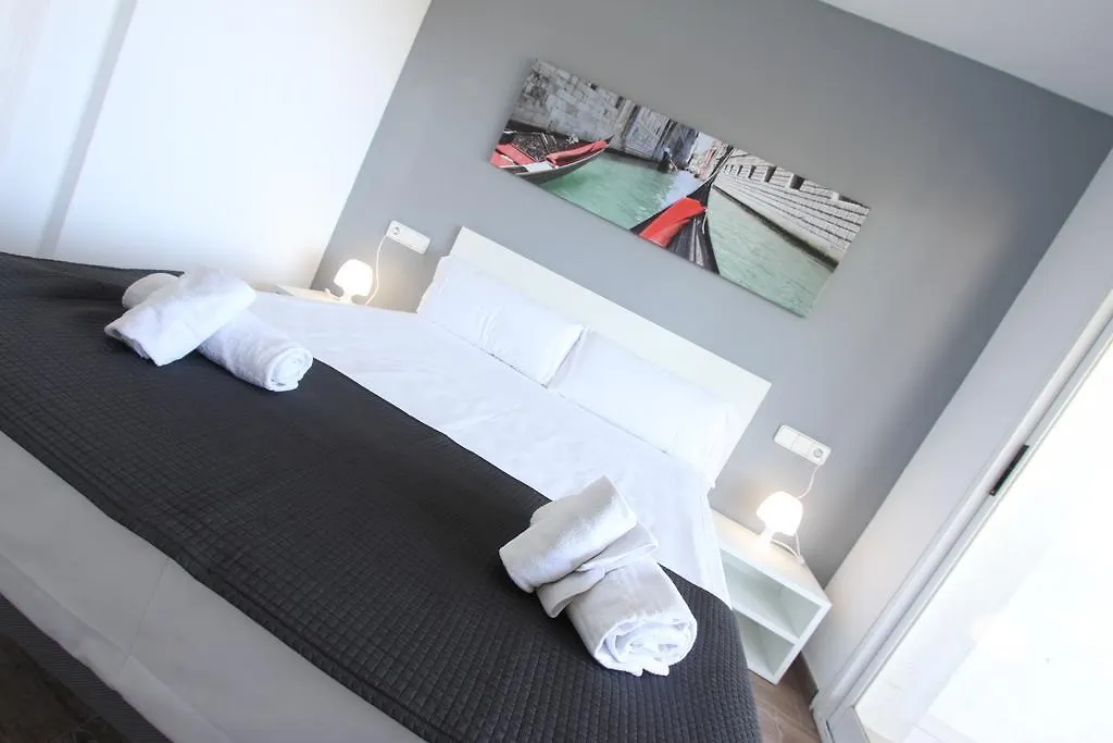For A Stay Royal Center 0*, 살루